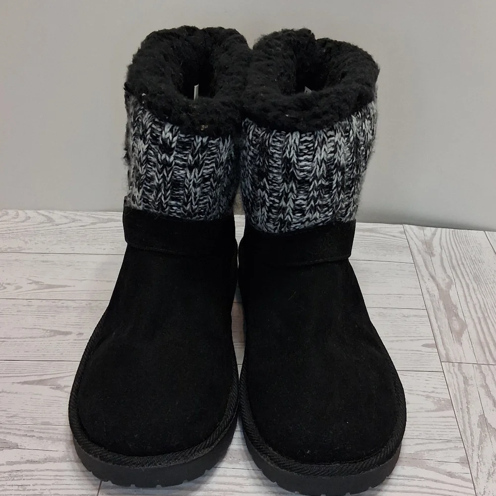 Muk Luks Whimsy Black and White Woven Knit Women's Ankle Boots Size 6